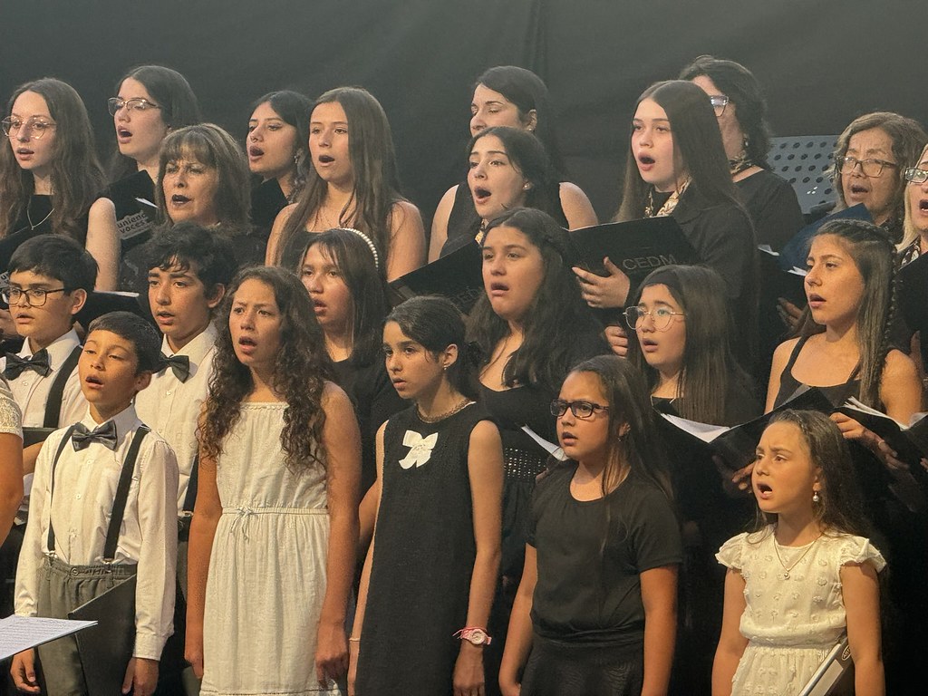 personas coro navidad